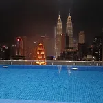Col 11A Deluxe 1 Bedroom Duplex Infinity Pool