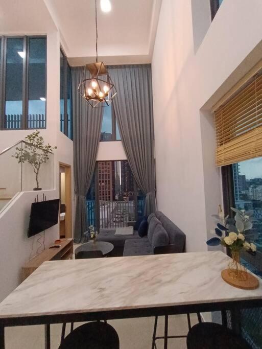 Col 11a Deluxe 1 Bedroom Duplex Infinity Pool *